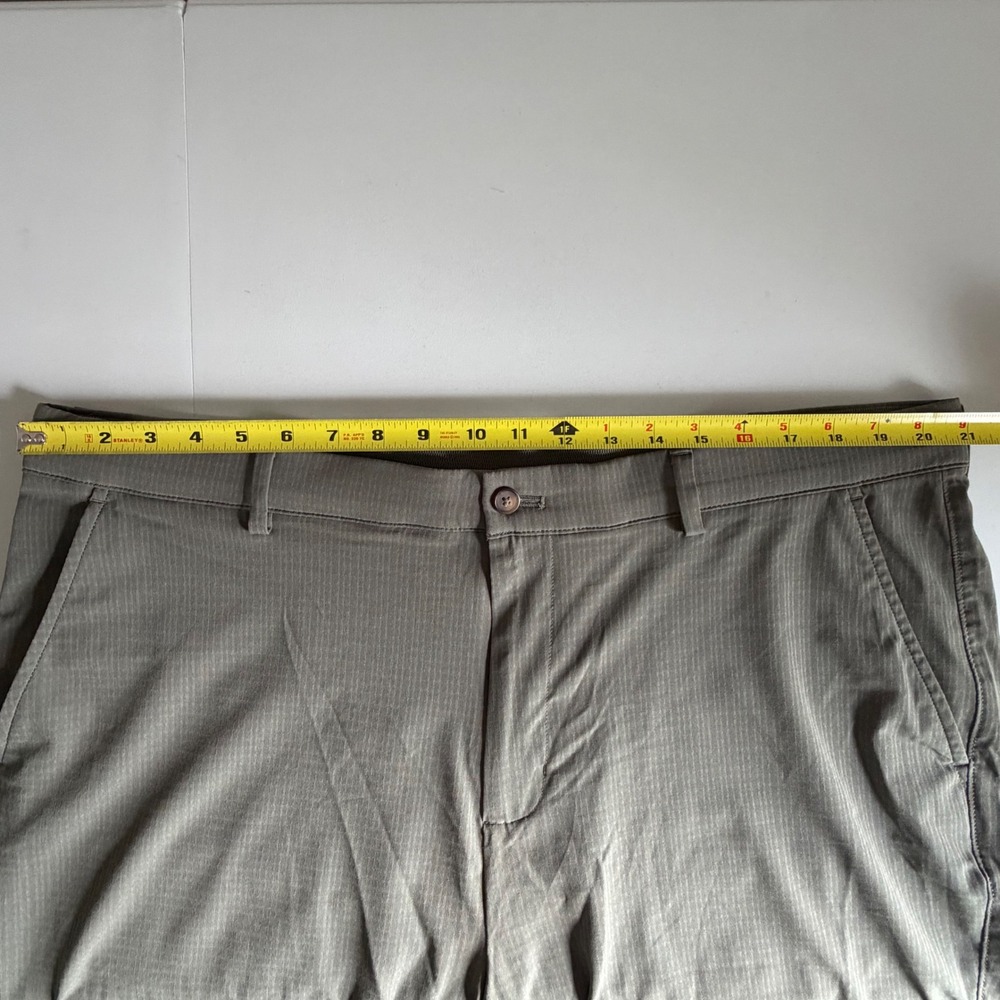 Greg Norman Mens Olive Green Micro Grid Performance Golf Shorts Size 40 - Picture 4 of 12